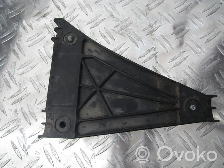 Audi A4 S4 B5 8D Staffa di rinforzo montaggio del paraurti posteriore 8d0807483