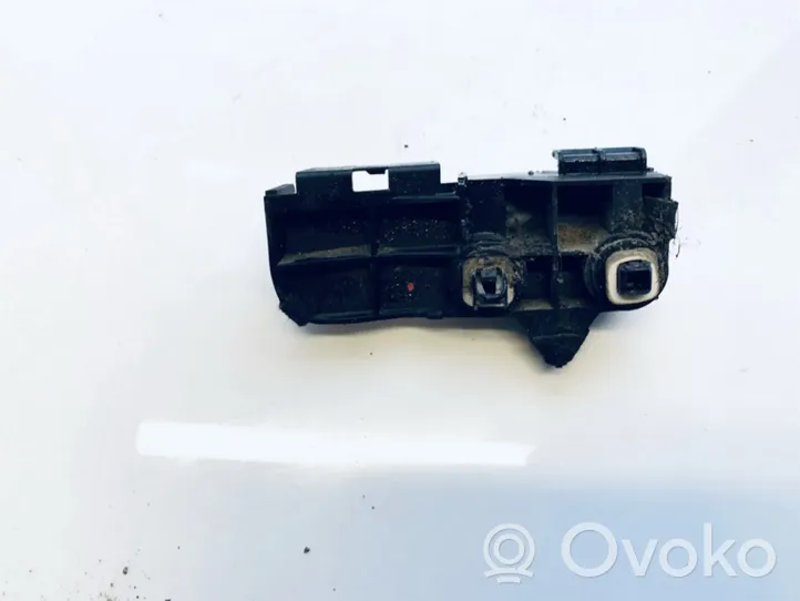 Toyota Auris 150 Takapuskurin kannake 5256202040