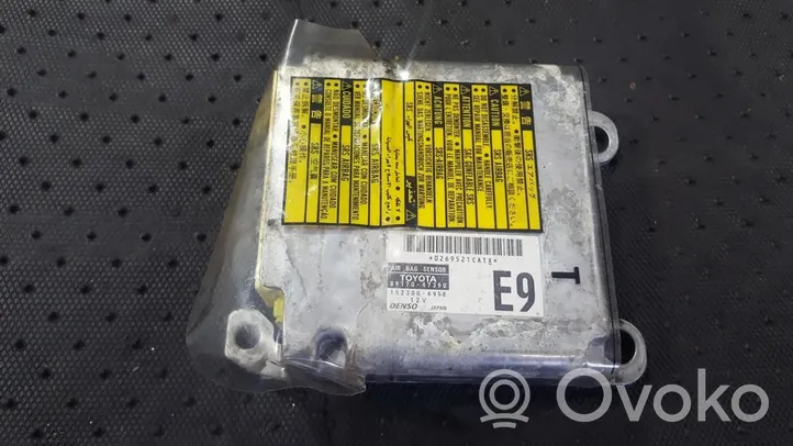 Toyota Prius (XW20) Oro pagalvių valdymo blokas 8917047390