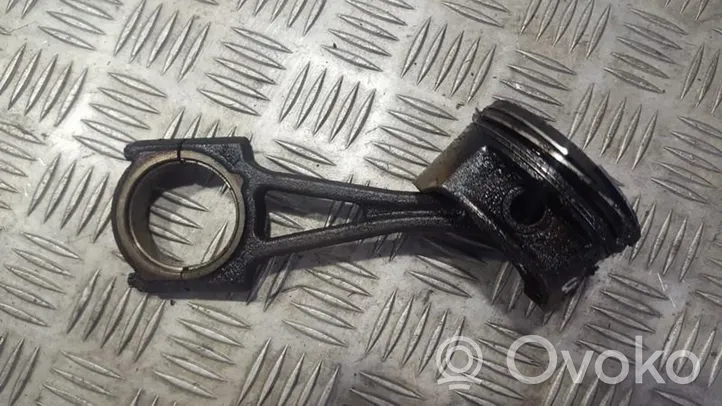 Opel Corsa B Piston avec bielle 