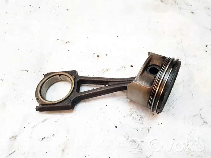 Opel Corsa B Piston avec bielle 