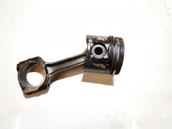 Peugeot 607 Piston avec bielle 