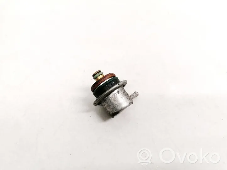 Audi A4 S4 B6 8E 8H Sensor de presión de combustible 0280160575