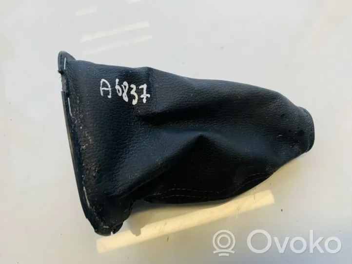 Toyota Yaris Rivestimento in plastica cornice della leva del cambio 588420d140