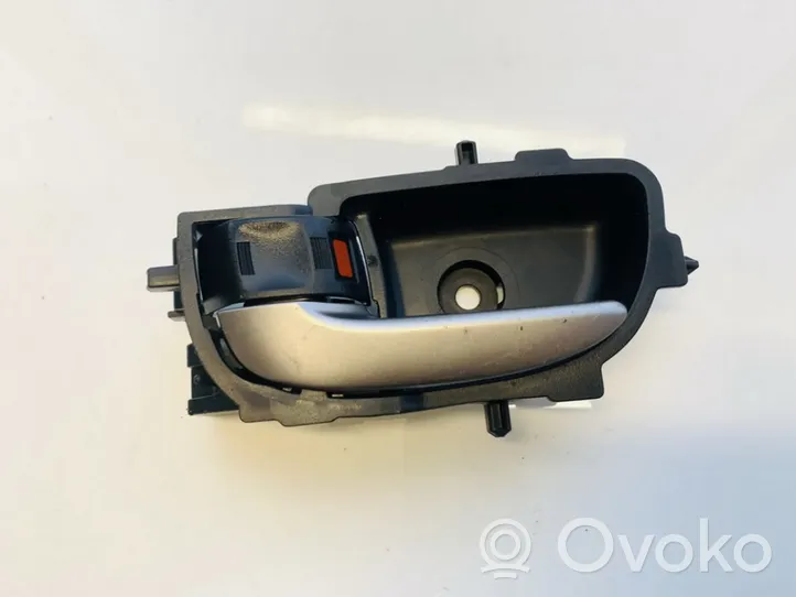 Toyota Yaris Galinė atidarymo rankenėlė vidinė 692060d271