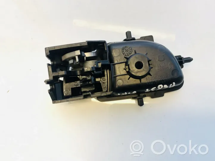 Toyota Yaris Galinė atidarymo rankenėlė vidinė 692060d271