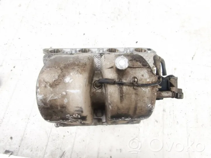 Opel Vectra B Intake manifold 90501806