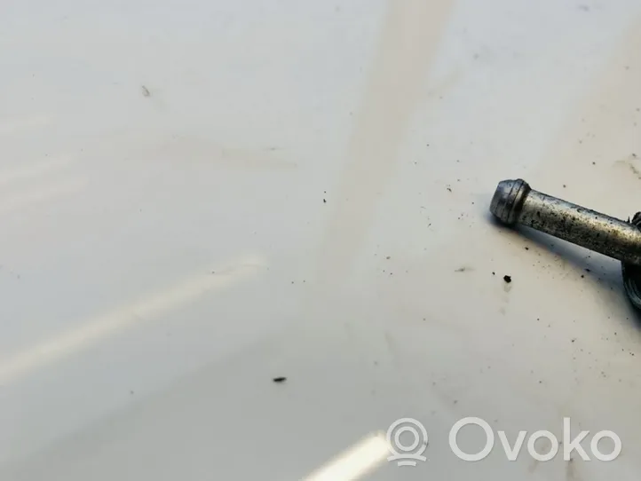 Audi A5 8T 8F Tuyau d'alimentation conduite de carburant 