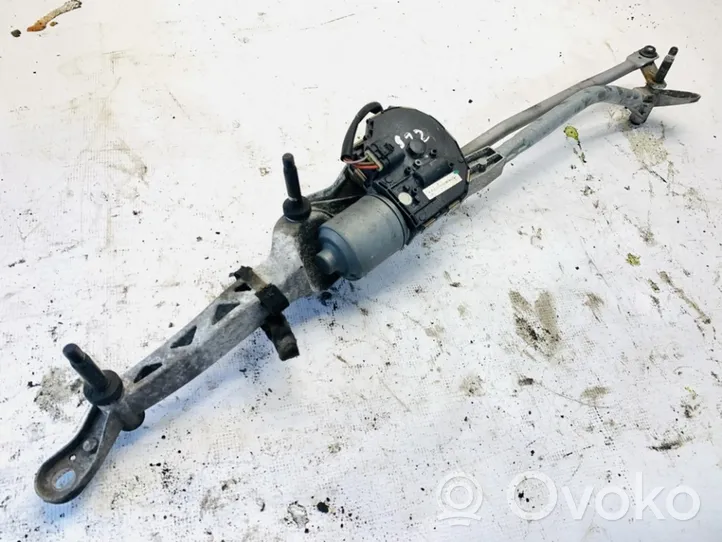 Mercedes-Benz C W204 Front wiper linkage and motor a2048201140