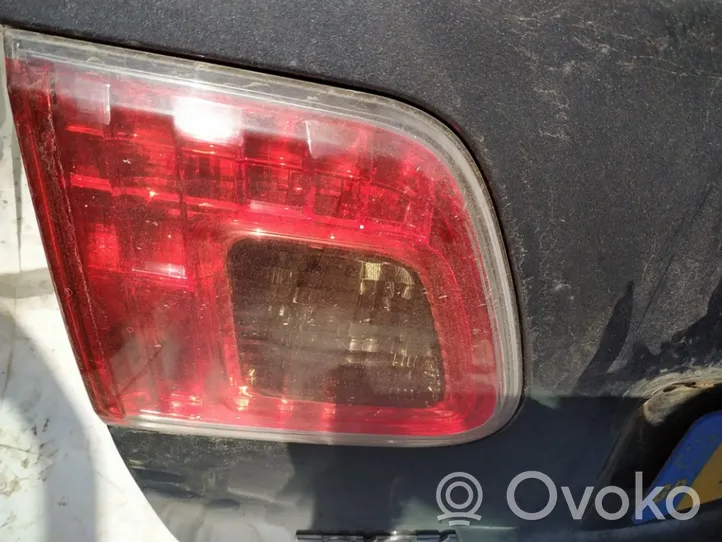 Toyota Avensis T270 Feux arrière sur hayon 