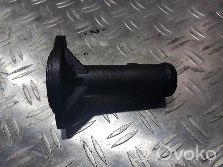 Seat Ibiza III (6L) Tubo flessibile del liquido di raffreddamento del motore 038121121