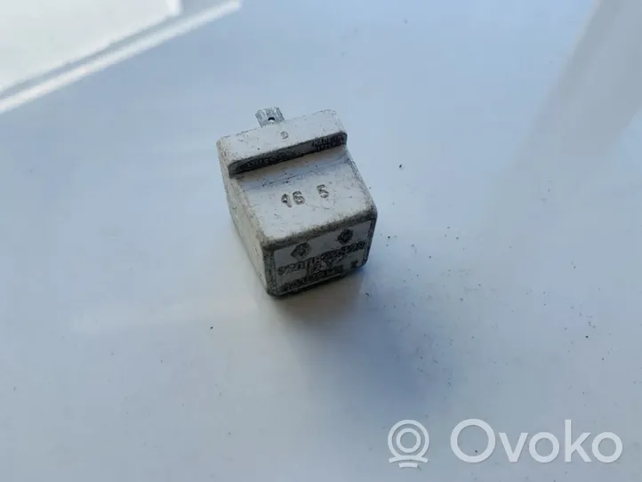 Renault Kangoo I Other relay 7700822929