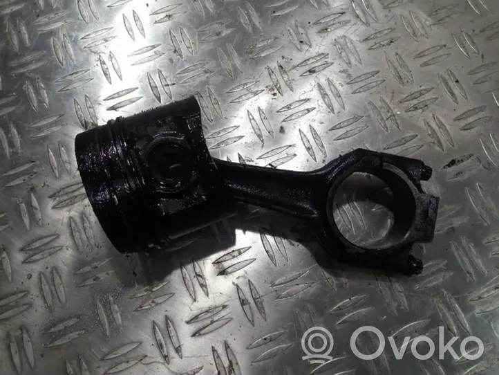 Ford Fiesta Piston avec bielle s89ff