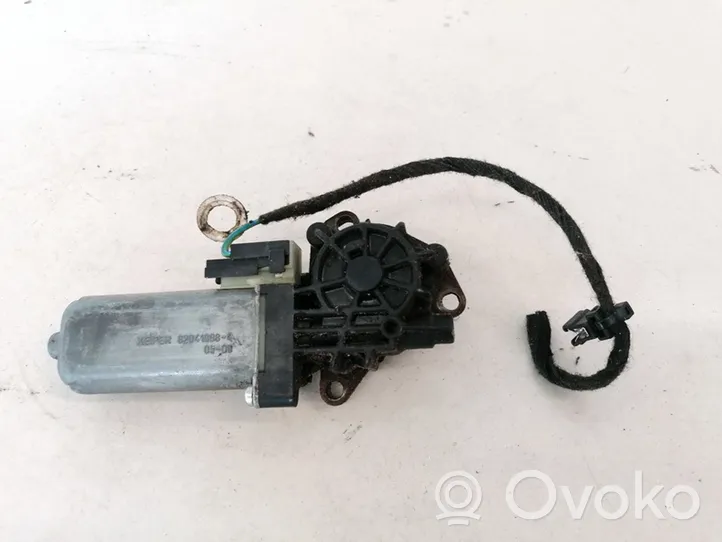 Mercedes-Benz C W203 Moteur de réglage de siège 0390203002