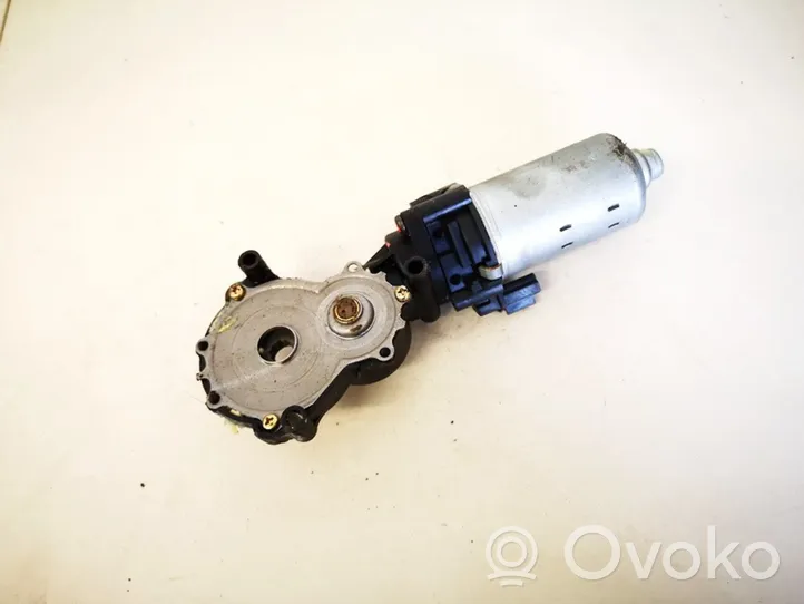 Toyota Avensis T250 Moteur de réglage de siège 8582033020