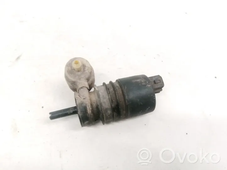 Volkswagen PASSAT B4 Pompe de lave-glace de pare-brise 