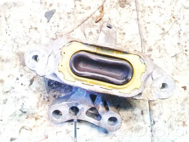 Chevrolet Cruze Engine mount bracket 13248544