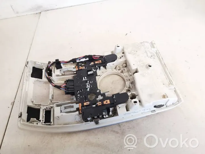 Audi A6 S6 C6 4F Priekinių vietų apšvietimo žibintas 4f0947135n