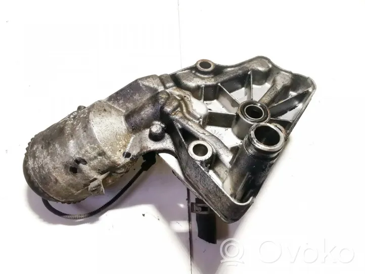 Opel Astra H Couvercle de filtre à huile 5989070241