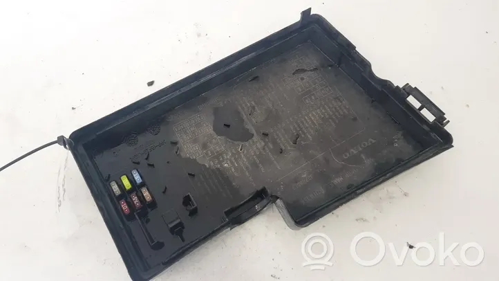 Volvo V50 Fuse box cover 30728013