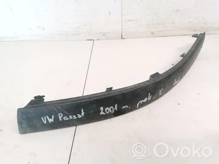 Volkswagen PASSAT B5.5 Modanatura separatore del paraurti anteriore 3b0807717d