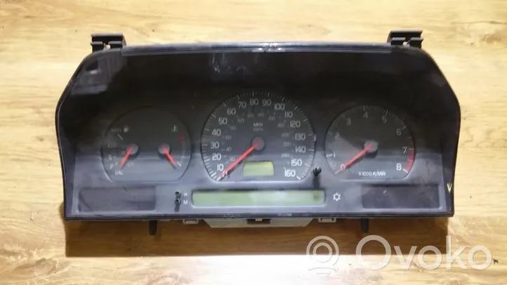 Volvo S70  V70  V70 XC Speedometer (instrument cluster) 9472522