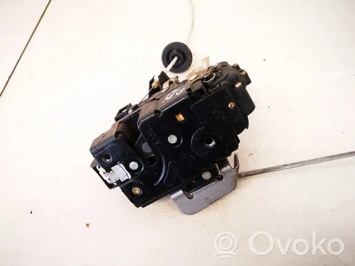 Audi A4 S4 B6 8E 8H Etuoven lukko 4B2837016G