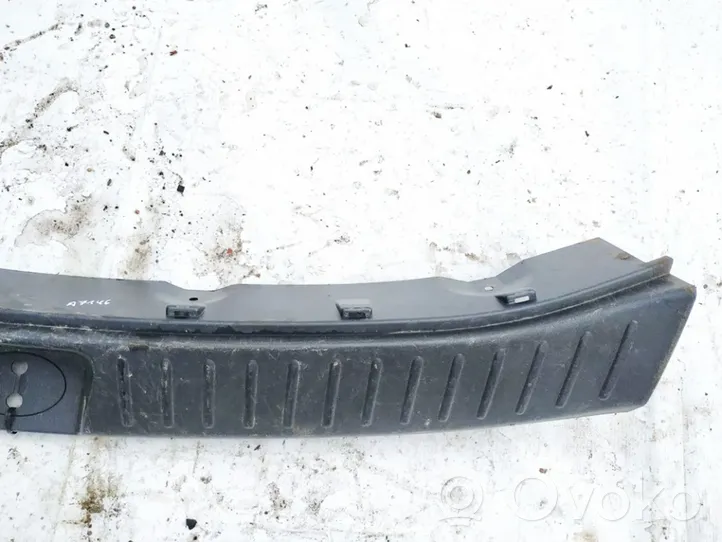 KIA Carens II Other trunk/boot trim element 857701d100