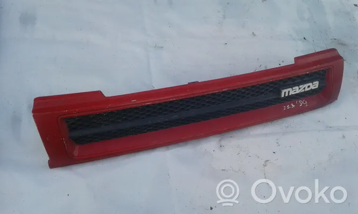 Mazda 323 Grille de calandre avant 