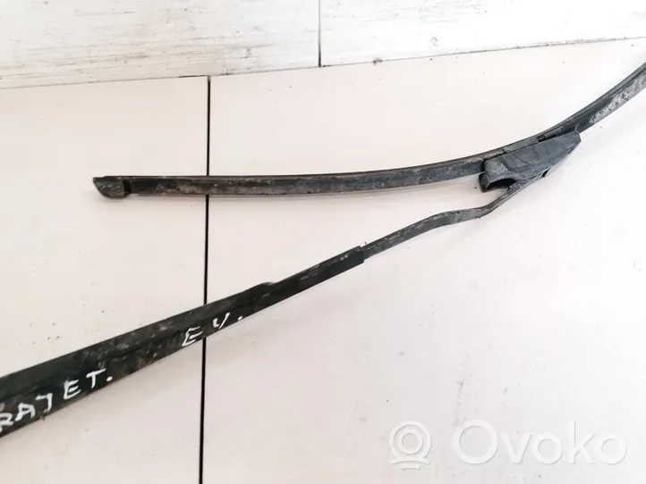 Hyundai Trajet Front wiper blade arm 