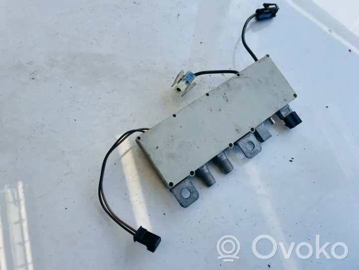 BMW 5 E39 Antenna control unit 65258378090