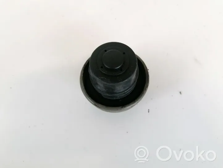 Volvo S40, V40 Einfülldeckel für den Kraftstofftank 470316