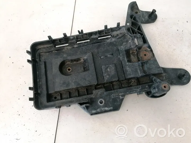 Volkswagen Jetta VI Vassoio scatola della batteria 1k0915333