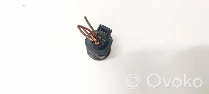 Volkswagen PASSAT B5.5 Kühlmitteltemperatur Sensor Fühler Geber 8D0959481B