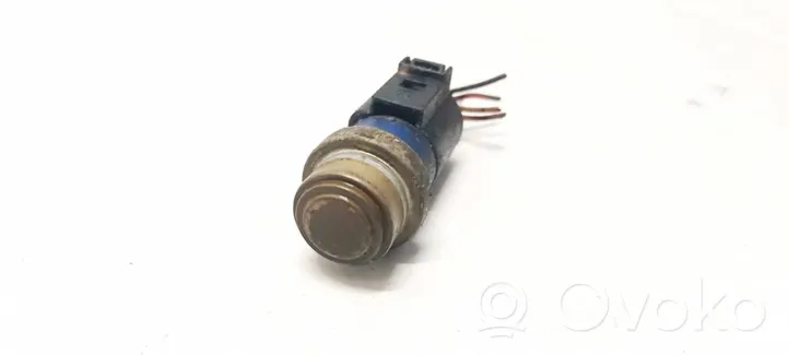 Volkswagen PASSAT B5.5 Kühlmitteltemperatur Sensor Fühler Geber 8D0959481B