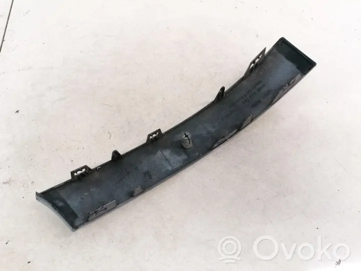 Audi A4 S4 B5 8D Listwa pod lampę tylną 8D0945102