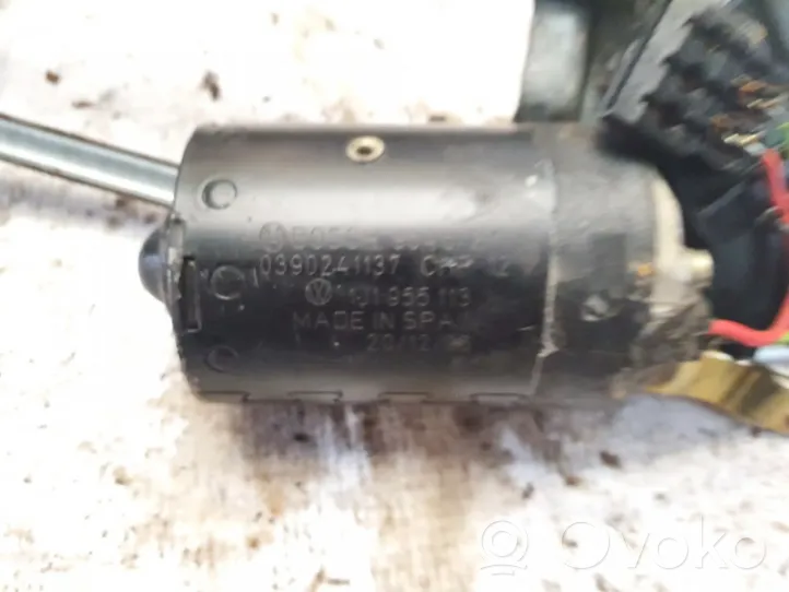 Volkswagen Bora Wiper motor 0390241137