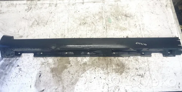 Volkswagen Golf V Sill 30678779