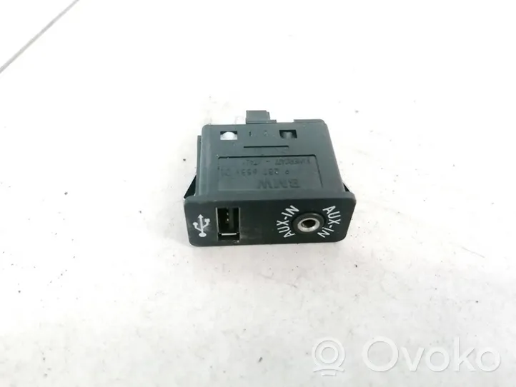 BMW X5 E70 Gniazdo / Złącze USB 84109237653