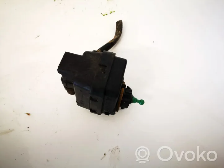 Renault Scenic I Moteur de réglage du niveau des phares k7700840141