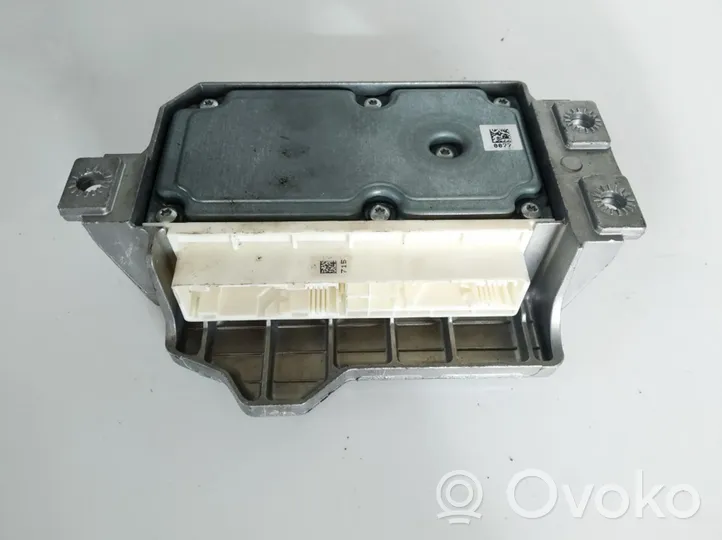 BMW X5 E70 Oro pagalvių valdymo blokas 0285010077