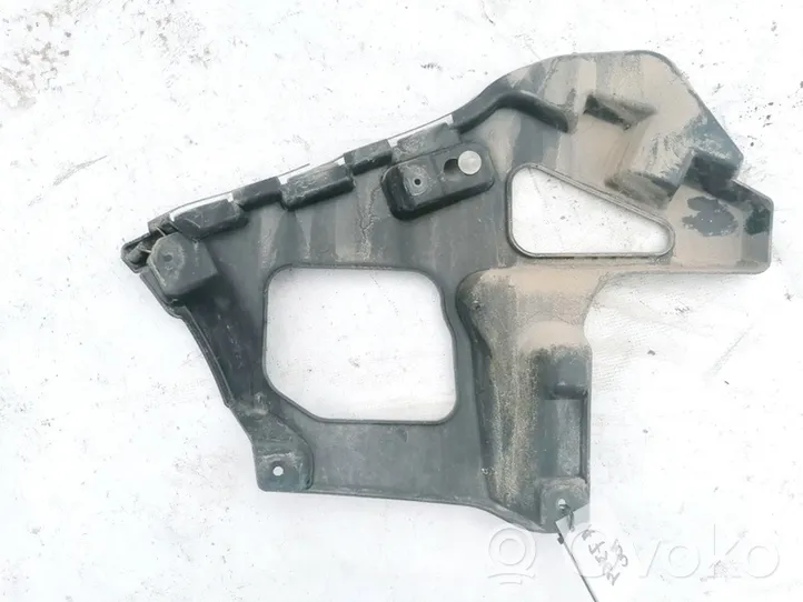 Renault Megane II Soporte de montaje del parachoques trasero 8200146045