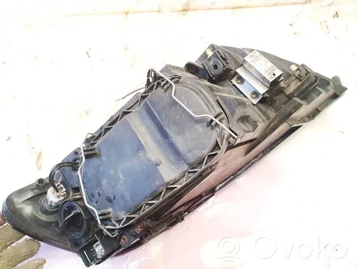 Volvo V50 Lampa przednia 30678912