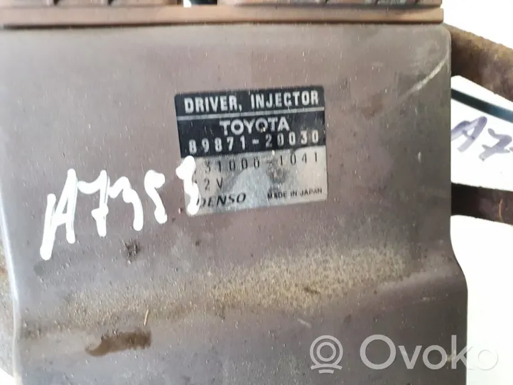 Toyota Avensis Verso Steuergerät Einspritzdüsen Injektoren 8987120030