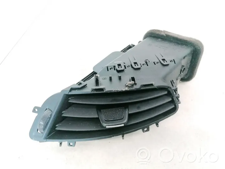 Opel Zafira C Griglia di ventilazione centrale cruscotto 330188061