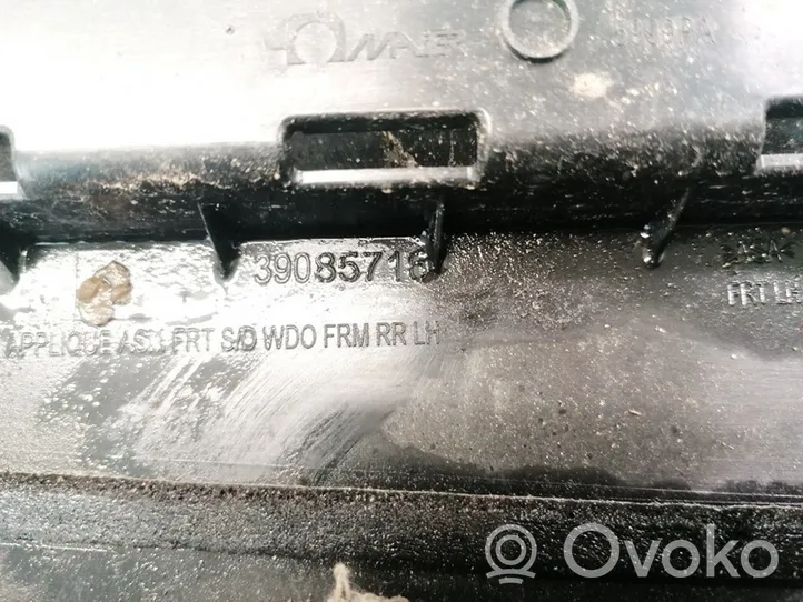 Opel Astra K Moulure de vitre de la porte avant 39085716