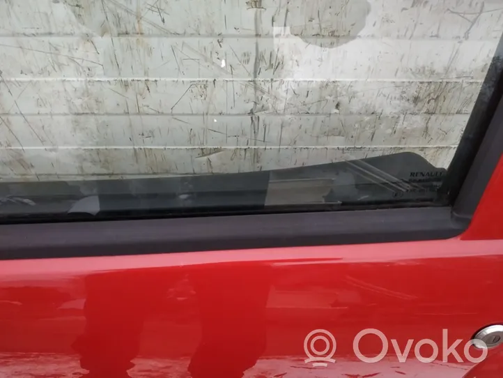 Renault Twingo II Etuoven lasin muotolista 