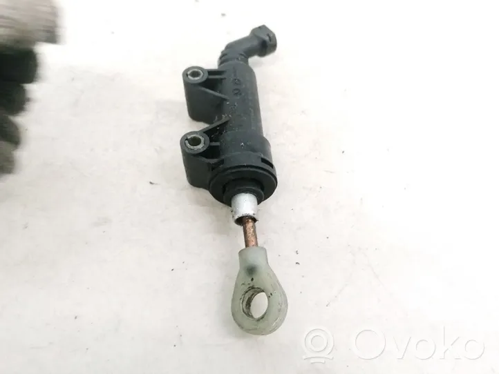 BMW 5 E39 Clutch master cylinder 21526758823