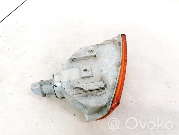 Volkswagen Polo II 86C 2F Frontblinker 6R0142794