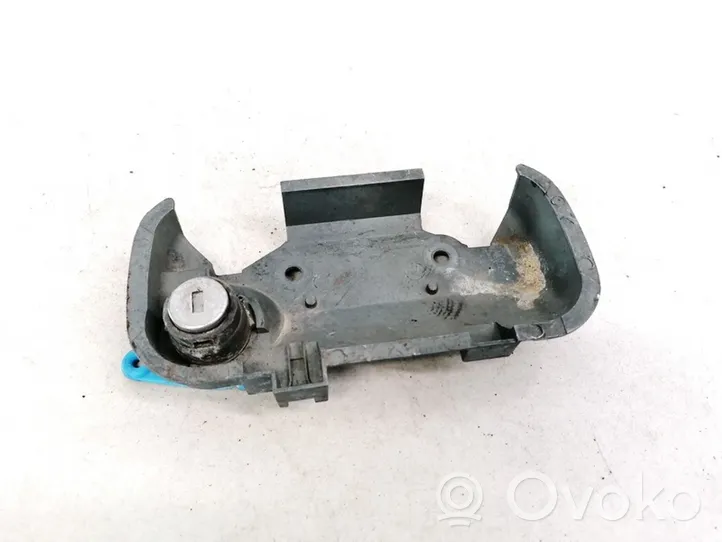 Opel Vectra B Front door lock (next to the handle) 